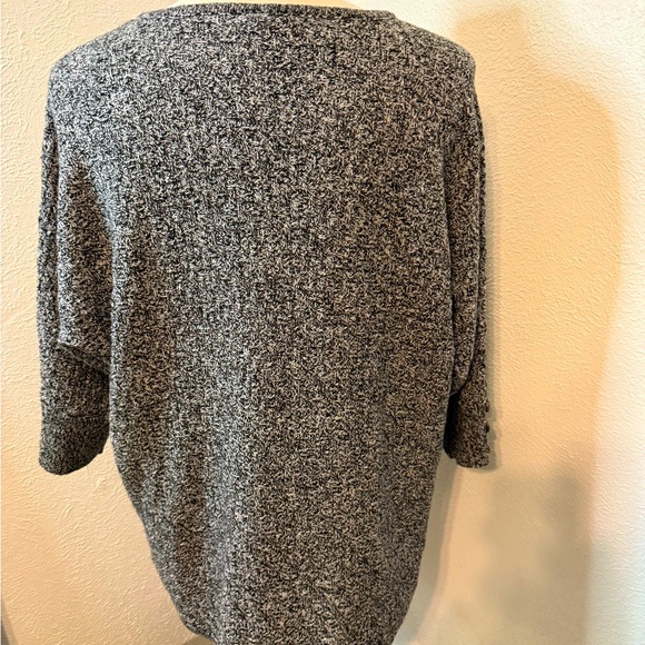 Croft and Barrow black and white sweater 1X - Picture 2 of 6